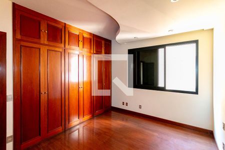 Apartamento à venda com 4 quartos, 250m² em Lourdes, Belo Horizonte
