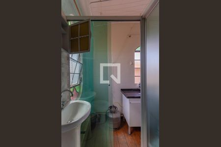 Banheiro de kitnet/studio para alugar com 1 quarto, 24m² em Canaa, Belo Horizonte