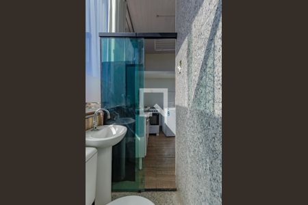Banheiro de kitnet/studio para alugar com 1 quarto, 25m² em Canaa, Belo Horizonte