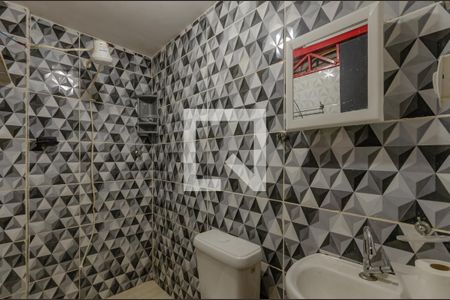 Banheiro de kitnet/studio para alugar com 1 quarto, 79m² em Canaa, Belo Horizonte