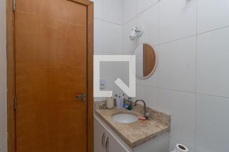 Banheiro de apartamento à venda com 2 quartos, 49m² em Vila Sabrina, São Paulo