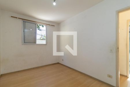 Quarto 2 de apartamento para alugar com 2 quartos, 50m² em Jardim Saporito, Taboão da Serra
