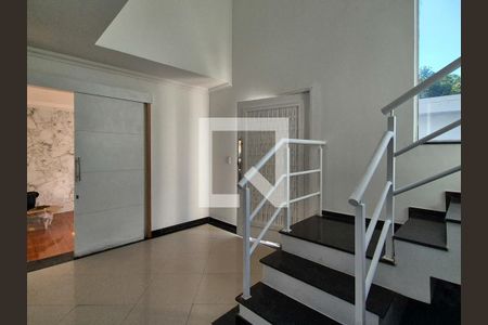 Sala de casa de condomínio para alugar com 3 quartos, 450m² em Vargem Grande, Rio de Janeiro