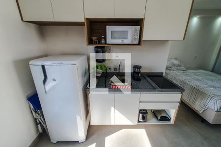 Cozinha  de kitnet/studio para alugar com 1 quarto, 29m² em Liberdade, São Paulo