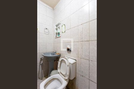 Banheiro de casa à venda com 4 quartos, 124m² em Alípio de Melo, Belo Horizonte
