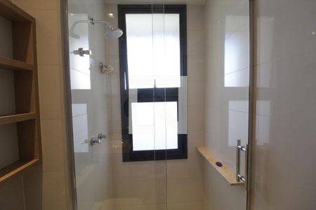 Banheiro da Suíte 1 de apartamento para alugar com 3 quartos, 135m² em Jardim Karaíba, Uberlândia