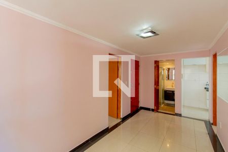 Sala  de apartamento para alugar com 3 quartos, 53m² em Cidade Líder, São Paulo