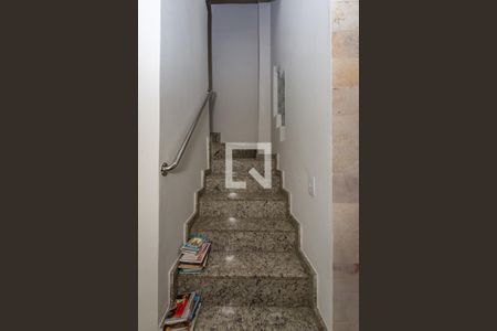 Escada de casa para alugar com 2 quartos, 80m² em Dom Bosco, Belo Horizonte
