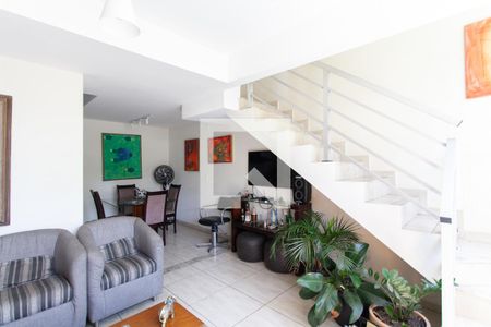 Sala de casa para alugar com 2 quartos, 108m² em Santa Terezinha, Belo Horizonte