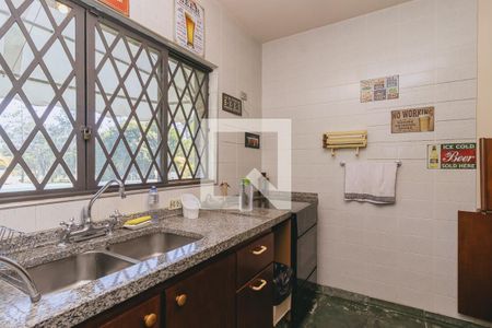 Casa de condomínio para alugar com 580m², 6 quartos e 4 vagas Casa de condomínio para alugar com 580m², 6 quartos e 4 vagasCozinha térreo