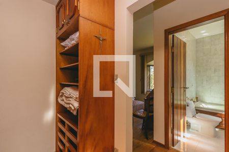 Casa de condomínio para alugar com 580m², 6 quartos e 4 vagas Casa de condomínio para alugar com 580m², 6 quartos e 4 vagasSuíte 3