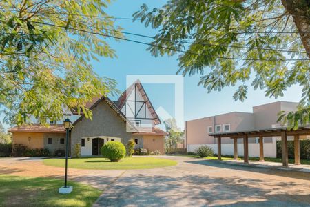 Casa de condomínio para alugar com 580m², 6 quartos e 4 vagas Casa de condomínio para alugar com 580m², 6 quartos e 4 vagasFachada frente