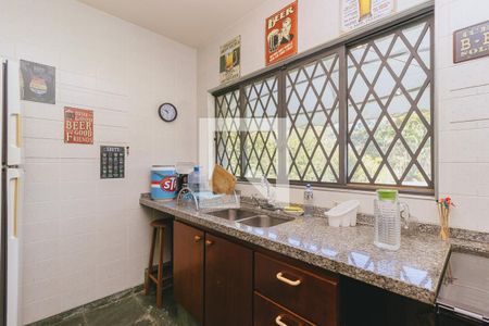 Casa de condomínio para alugar com 580m², 6 quartos e 4 vagas Casa de condomínio para alugar com 580m², 6 quartos e 4 vagasCozinha térreo