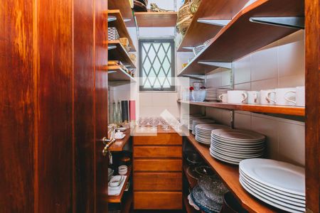 Casa de condomínio para alugar com 580m², 6 quartos e 4 vagas Casa de condomínio para alugar com 580m², 6 quartos e 4 vagasDespensa