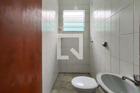 Banheiro da Suíte de casa para alugar com 2 quartos, 85m² em Tupiry, Praia Grande