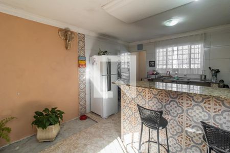 Sala de casa à venda com 2 quartos, 300m² em Jardim Danfer, São Paulo