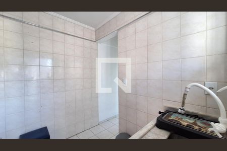 Cozinha de apartamento para alugar com 1 quarto, 45m² em Vila Tupi, Praia Grande