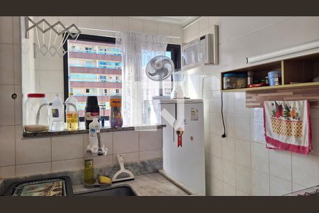 Cozinha de apartamento para alugar com 1 quarto, 45m² em Vila Tupi, Praia Grande