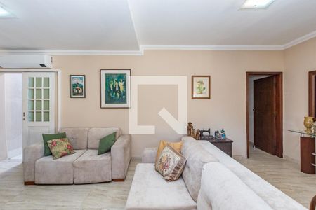 Sala de casa à venda com 4 quartos, 140m² em Caiçaras, Belo Horizonte