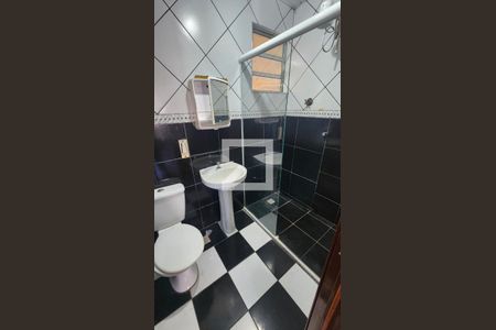 Banheiro da Suíte de casa para alugar com 3 quartos, 200m² em Ponta da Praia, Santos