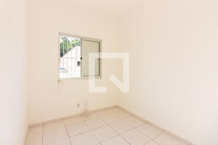 Quarto 2 de apartamento para alugar com 2 quartos, 52m² em Jardim Roberto, Osasco