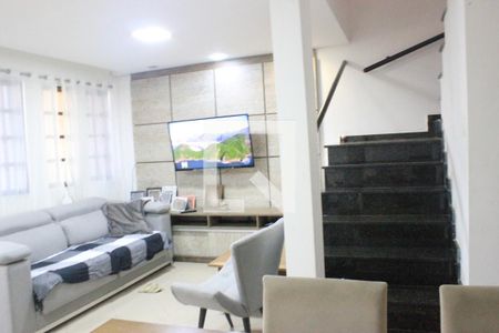 Sala de casa para alugar com 4 quartos, 140m² em Jardim Santa Clara, Guarulhos