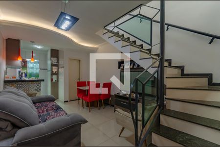 Sala de casa para alugar com 2 quartos, 67m² em Piratininga, Belo Horizonte