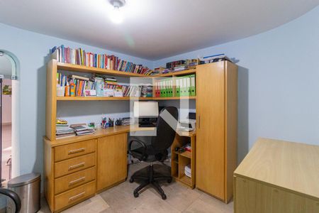 Escritório de casa à venda com 3 quartos, 328m² em Vila Yara, Osasco