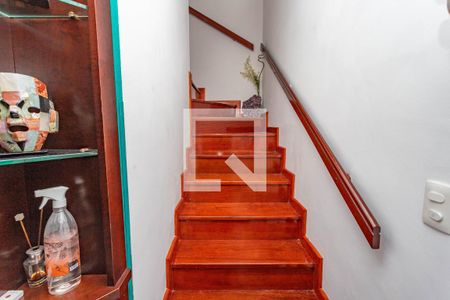 Escada de casa de condomínio à venda com 3 quartos, 192m² em Taboão, São Bernardo do Campo