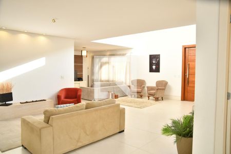 Sala de casa de condomínio para alugar com 4 quartos, 370m² em Bosque do Vianna, Cotia