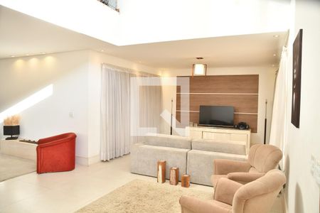 Casa de condomínio para alugar com 370m², 4 quartos e 6 vagasSala