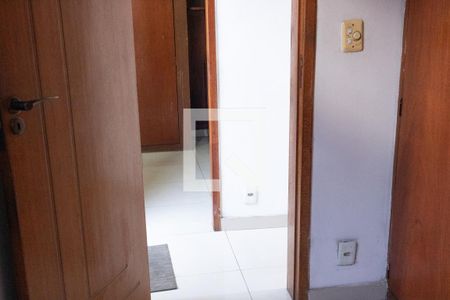Quarto 2 de casa de condomínio para alugar com 3 quartos, 120m² em São Cristóvão, Rio de Janeiro