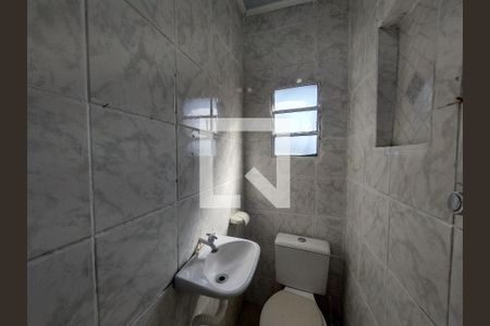 Banheiro de casa para alugar com 1 quarto, 56m² em Jardim Umuarama, São Paulo