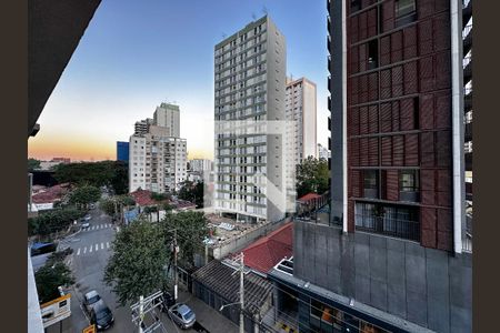 Vista de apartamento à venda com 2 quartos, 74m² em Jardim das Acácias, São Paulo