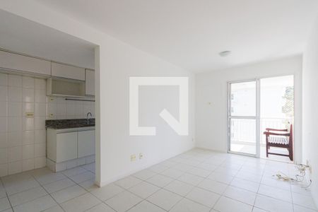 Sala de apartamento à venda com 3 quartos, 74m² em Camorim, Rio de Janeiro
