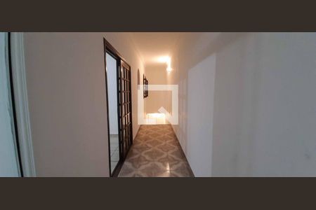 Corredor de casa à venda com 3 quartos, 200m² em Quitaúna, Osasco