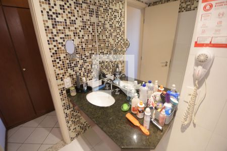 Banheiro de apartamento para alugar com 1 quarto, 81m² em Centro, Campinas