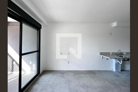 Quarto de kitnet/studio para alugar com 0 quarto, 25m² em Jardim das Acácias, São Paulo