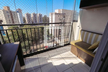 Varanda Sala de apartamento para alugar com 3 quartos, 63m² em Jardim Celeste, São Paulo