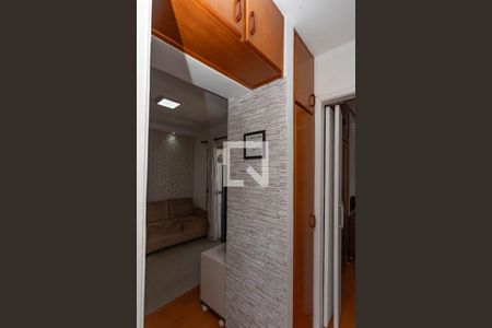 Corredor - armário  de apartamento à venda com 2 quartos, 58m² em Jardim Melo, Diadema