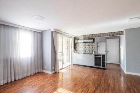 Sala de apartamento para alugar com 2 quartos, 67m² em Presidente Altino, Osasco