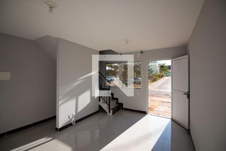 Sala de casa de condomínio para alugar com 2 quartos, 100m² em Jardins Mangueiral (são Sebastião), Brasília