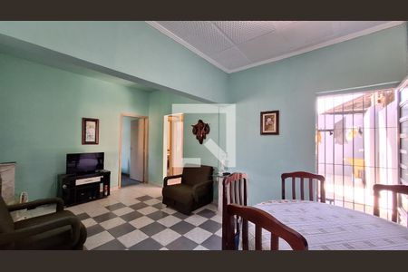Sala de casa para alugar com 2 quartos, 135m² em Caiçara, Praia Grande
