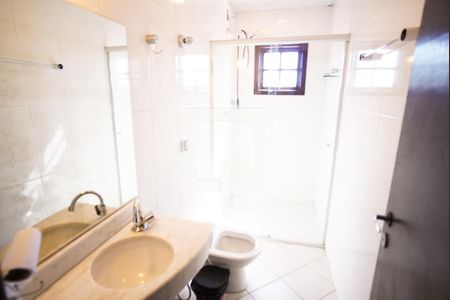 Banheiro de apartamento à venda com 3 quartos, 140m² em Serrano, Belo Horizonte