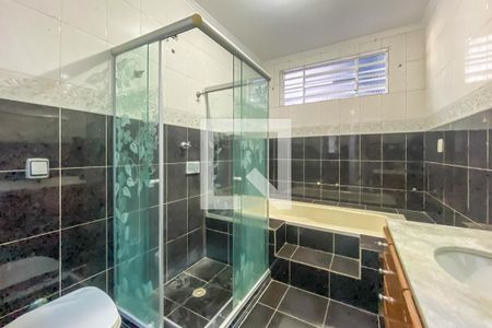 Casa à venda com 275m², 3 quartos e 3 vagas Casa à venda com 275m², 3 quartos e 3 vagasBanheiro da Suíte