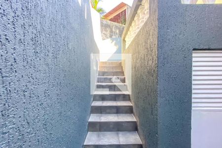 Casa à venda com 275m², 3 quartos e 3 vagas Casa à venda com 275m², 3 quartos e 3 vagasEscada