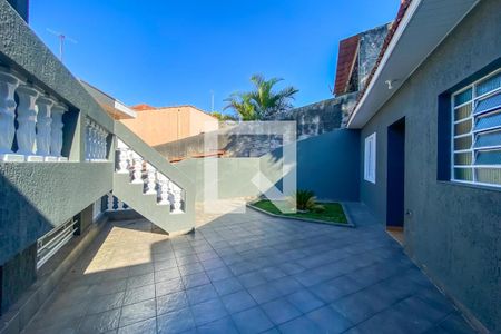 Casa à venda com 275m², 3 quartos e 3 vagas Casa à venda com 275m², 3 quartos e 3 vagasQuintal
