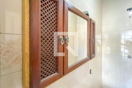 Casa à venda com 275m², 3 quartos e 3 vagas Casa à venda com 275m², 3 quartos e 3 vagasBanheiro de Serviço