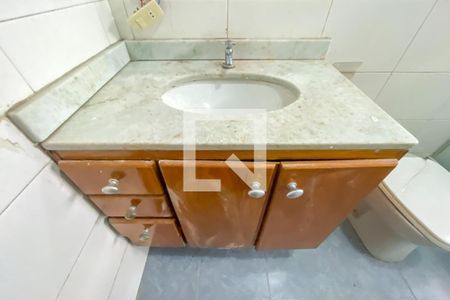 Casa à venda com 275m², 3 quartos e 3 vagas Casa à venda com 275m², 3 quartos e 3 vagasBanheiro Social