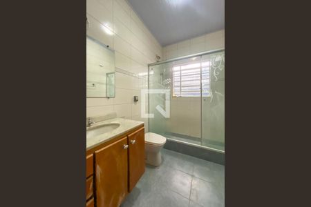 Casa à venda com 275m², 3 quartos e 3 vagas Casa à venda com 275m², 3 quartos e 3 vagasBanheiro Social